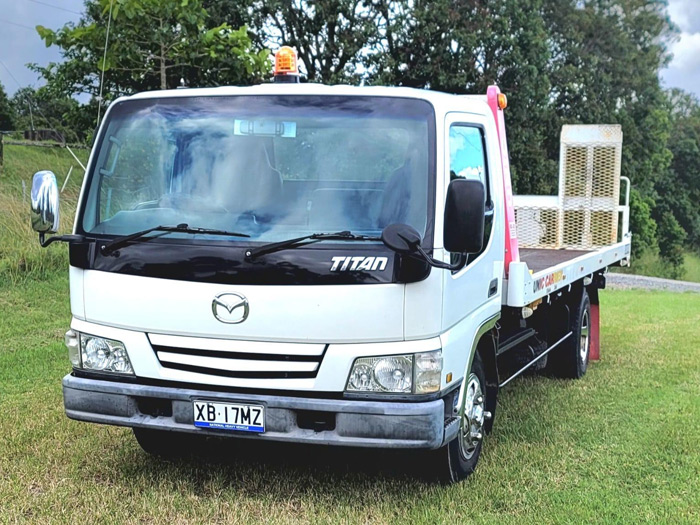 2003 Mazda Titan Tow truck with low mileage
